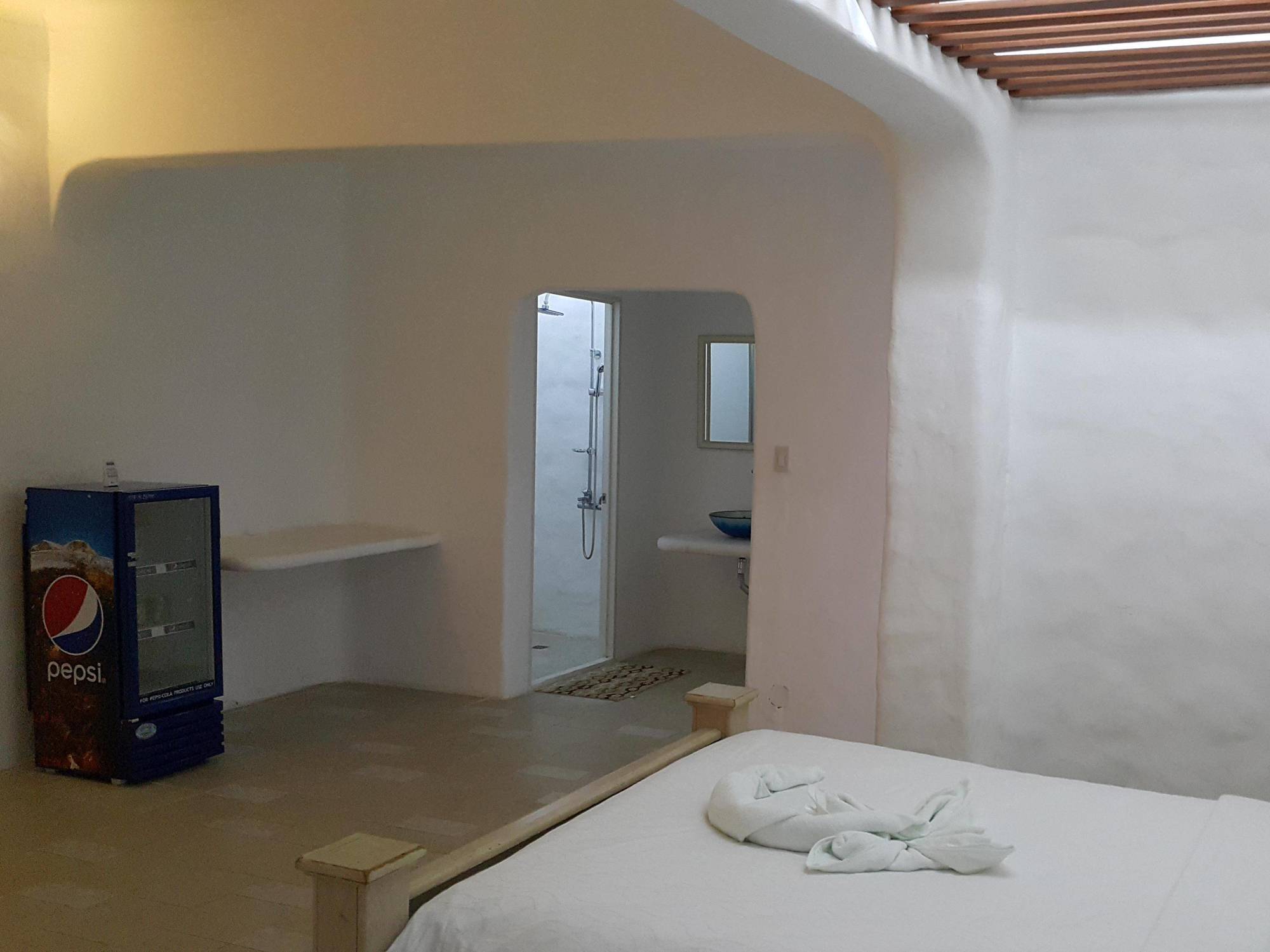 Blue Hotel And Resort Каламба Экстерьер фото